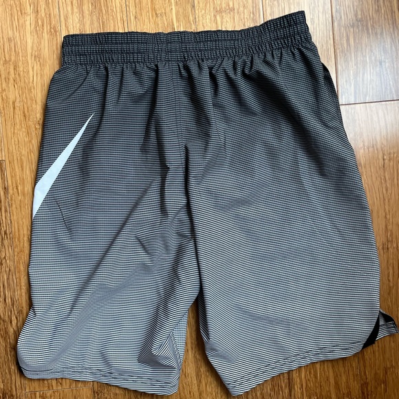 Nike Black Gray Elastic Waist Draw String Swim Trunks Men Small - Picture 3 of 3